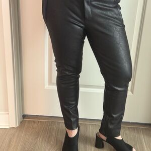 T Tahari Women's Black snakeskin Straight Leg Pants Sz 4